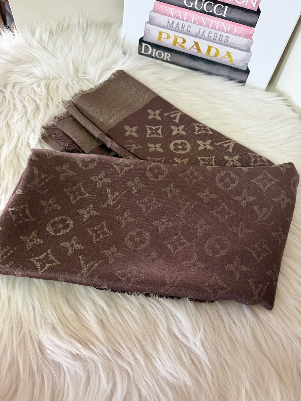 Louis Vuitton Monogram Shawl Scarf in Brown and Gold. - Picture 4 of 11